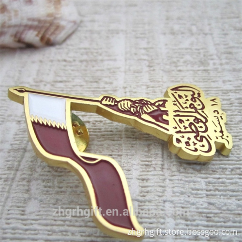 2016 Wholesale Custom Design Lapel Pin Qatar flag pin lapel pins